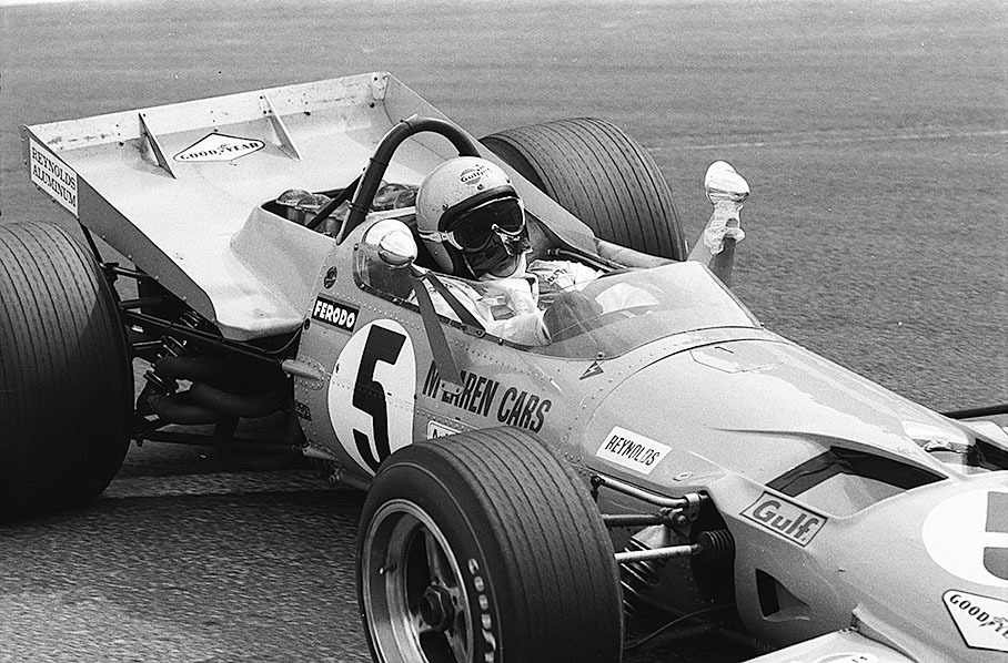 Bruce McLaren, McLaren-Cosworth M7C, French GP Clermont-Ferrand 1969