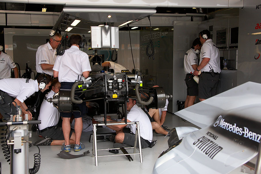 Mercedes pits