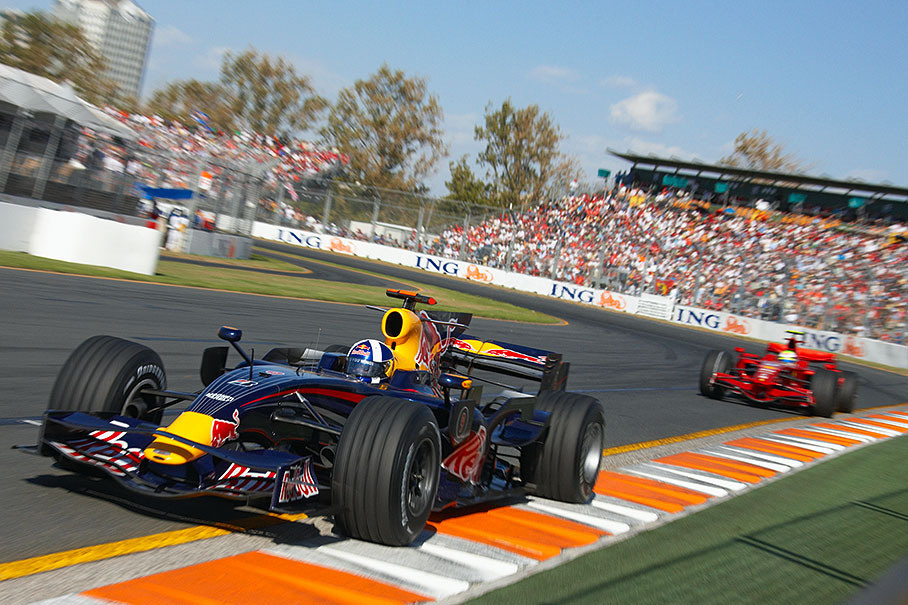 Coulthard still in front of Massa, right before their collision in lap 25