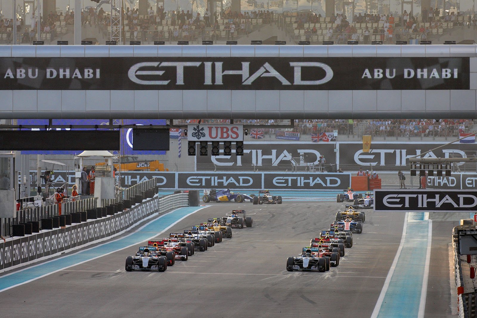 The Abu Dhabi Grand Prix, 2016, is about to start, with a Mercedes front row