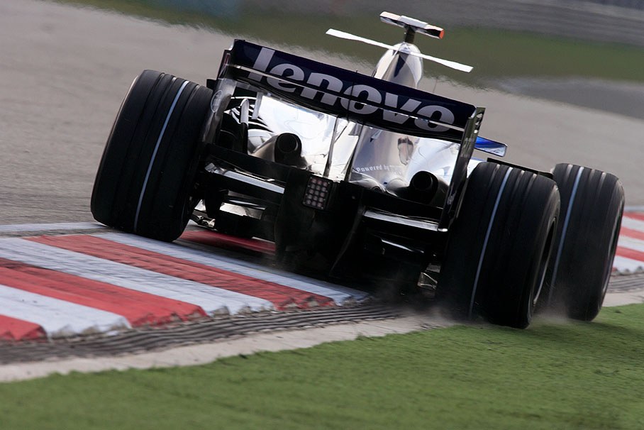 Nico Rosberg takes the cubs in full