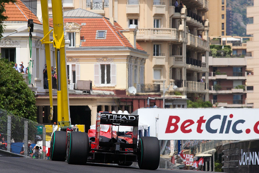 Massa's Ferrari jumps at the Casino downwards Metropol