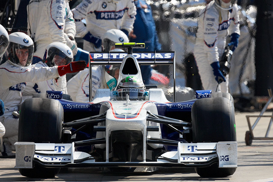 Pit stop ends for Nick Heidfeld, BMW Sauber F1
