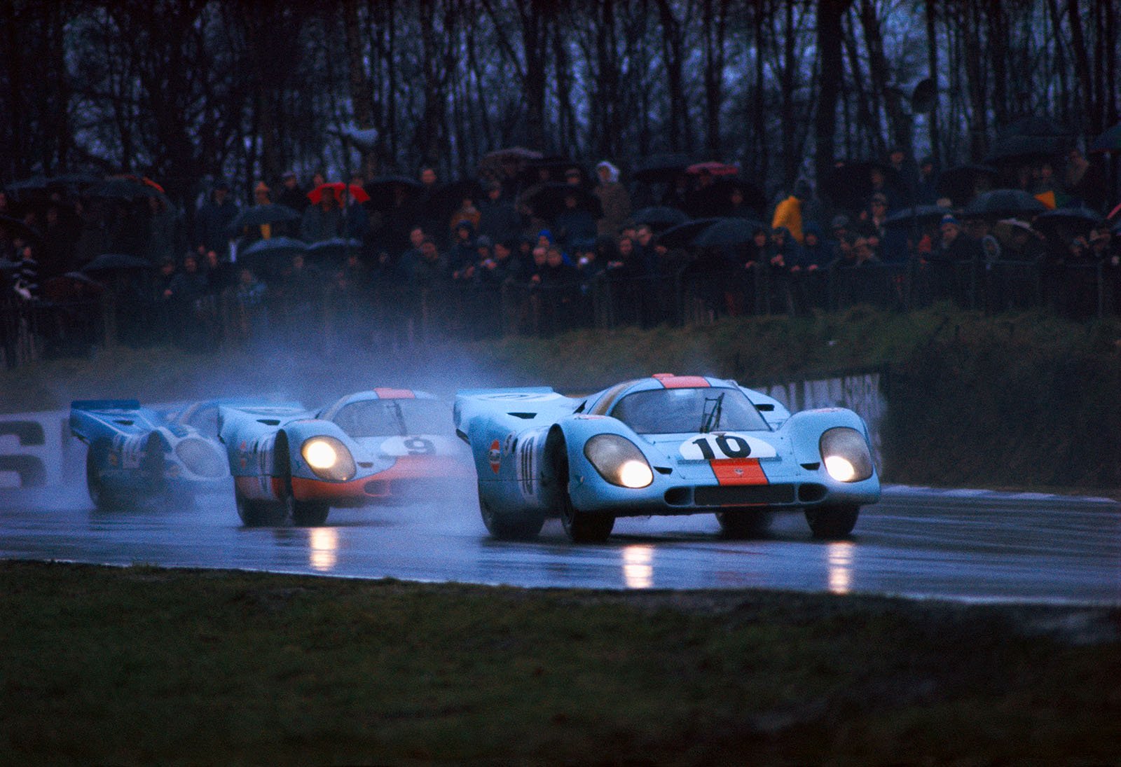 1000km Brands Hatch BOAC 1970: The winning Gulf-Porsche 917K #016 driven by Rodriguez/Kinnunen leads their team mate's Siffert/Redman later retiring Porsche 917K #004