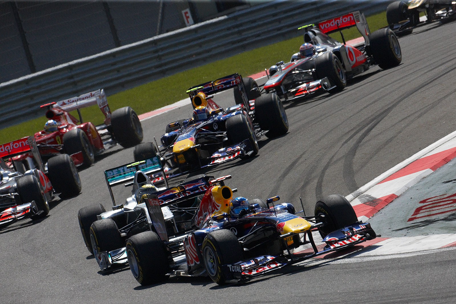 After the start of the Turkish GP 2011, Sebastian Vettel keeps his position in front of the field
