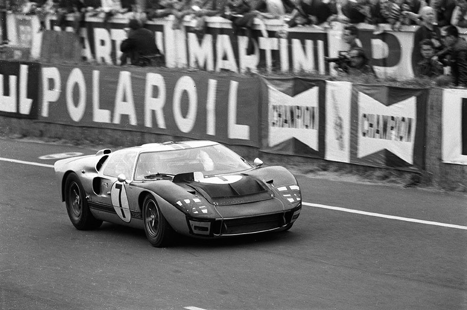 Graham Hill (GB) and Brian Muir (AUS) on Ford Mk II XGT-2 entered by Alan Mann Racing Ltd.