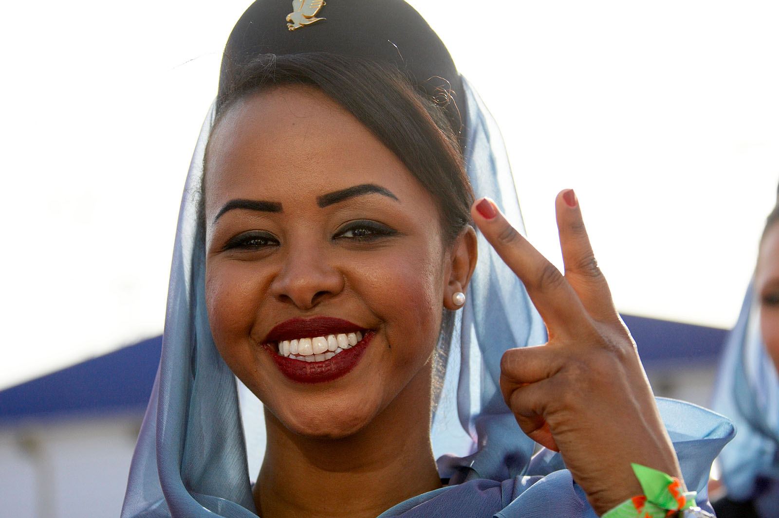 Stewardess: Gulf Air flight attendant on the grid, Bahrain Grand Prix, 2015