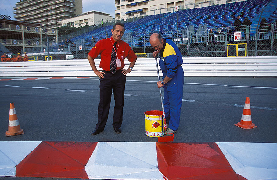Race Director Jacky Ickx inspecting the last works at the track