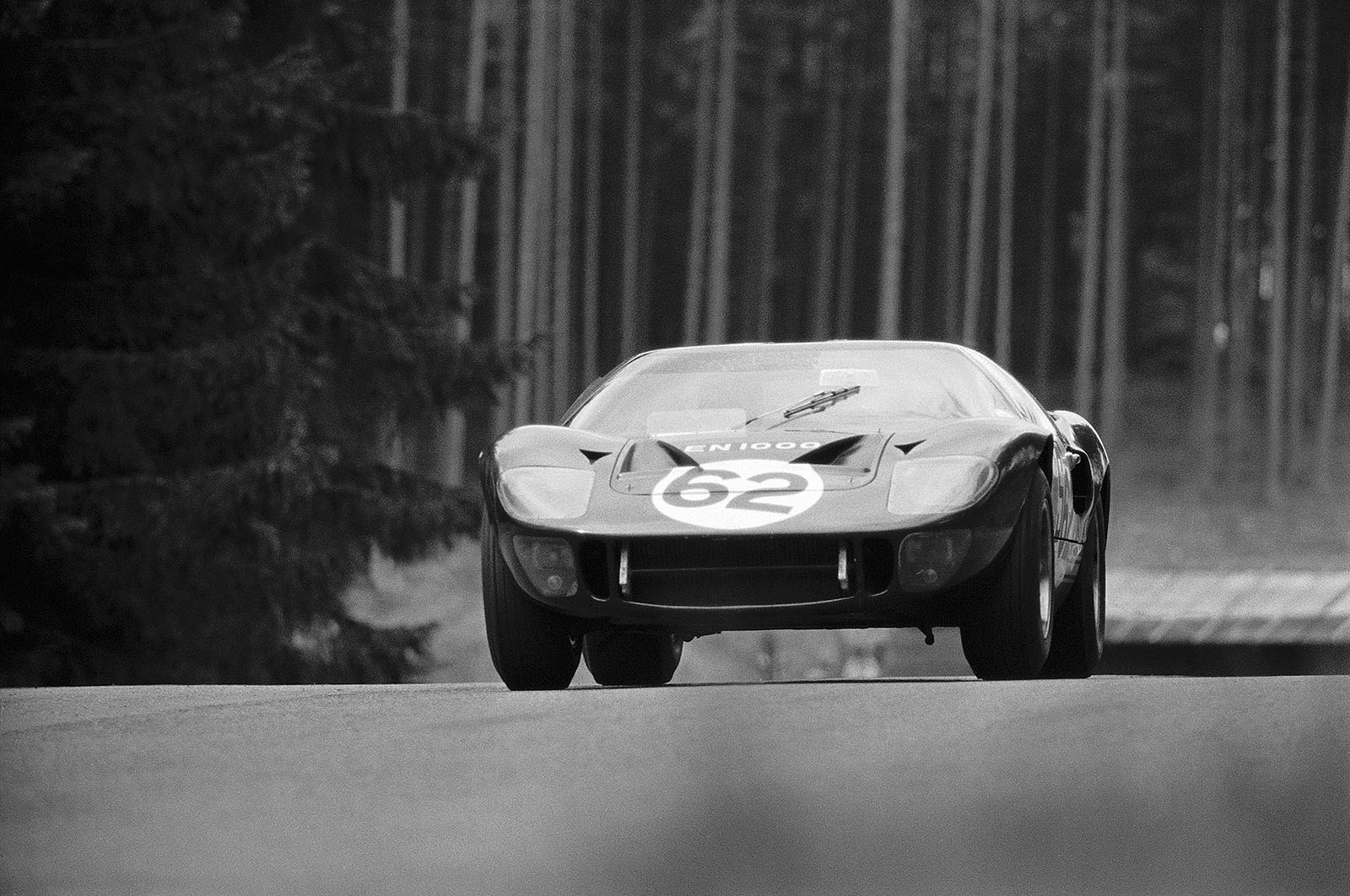 Edward Nelson (GB) and Peter de Klerk (ZA) on Ford GT40 #1009