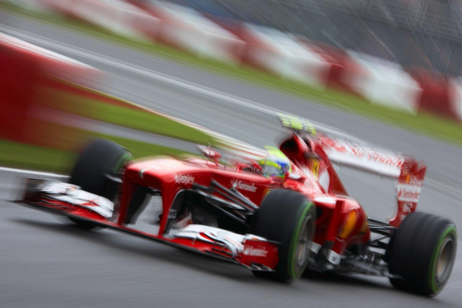 A drifting Felipe Massa, Ferrari