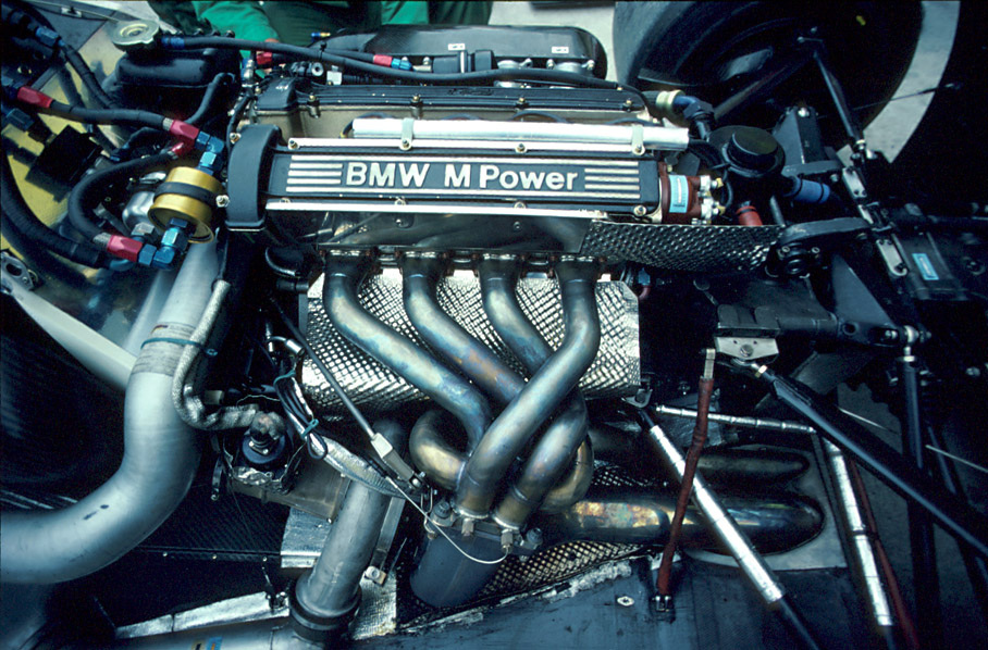 Benetton's 1.5 t/c Benetton B186-BMW 4 engine