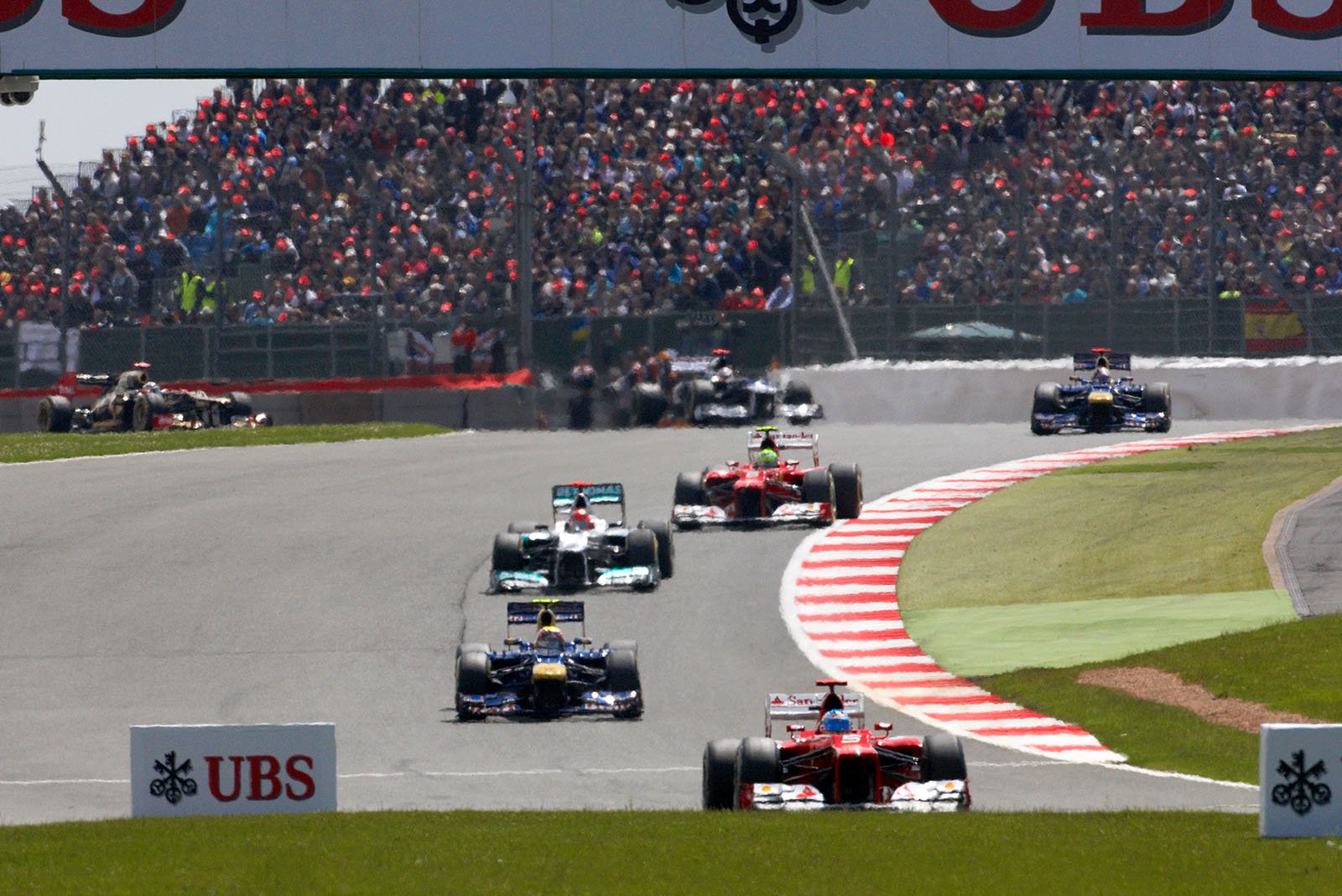 The start field widens after one lap