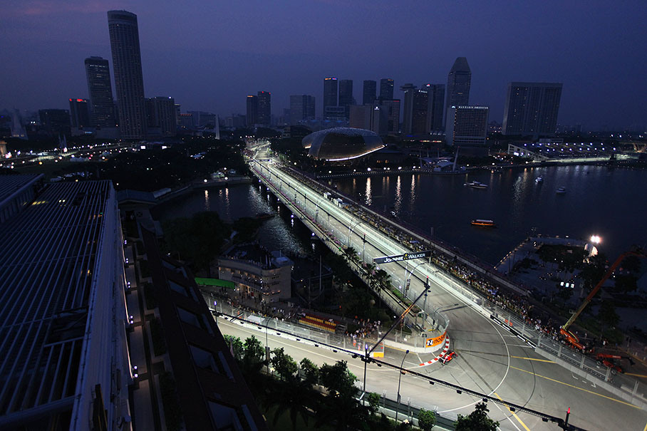 Overlooking the Singapore River and the race track from the former General Post Office, now the Fullerton Hotel