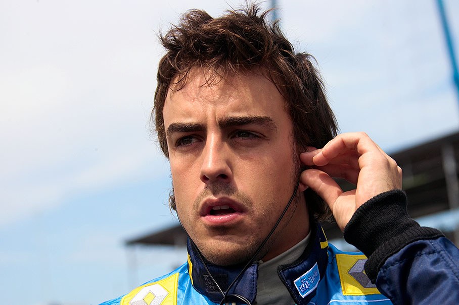 Fernando Alonso on the grid