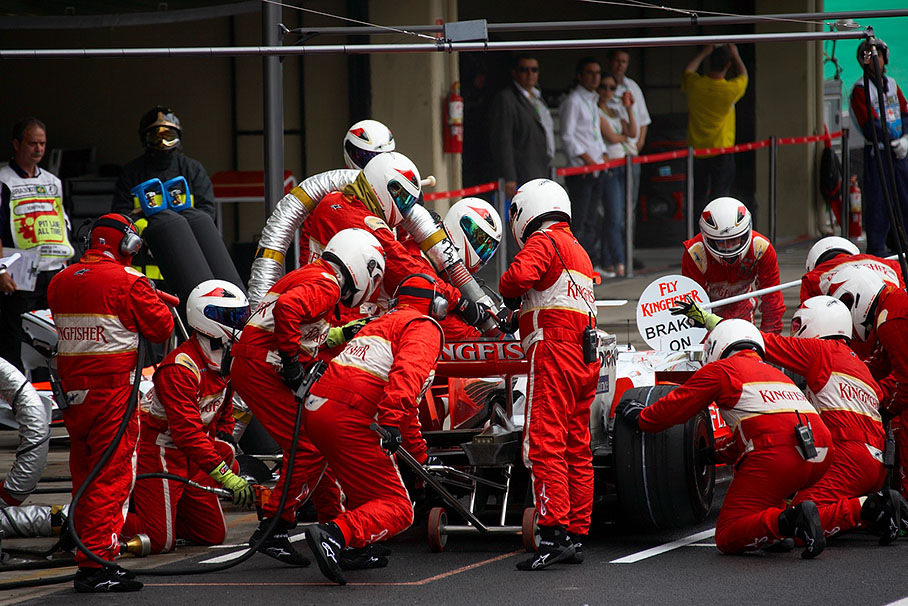 Pit stop of Adrian Sutil, Force India
