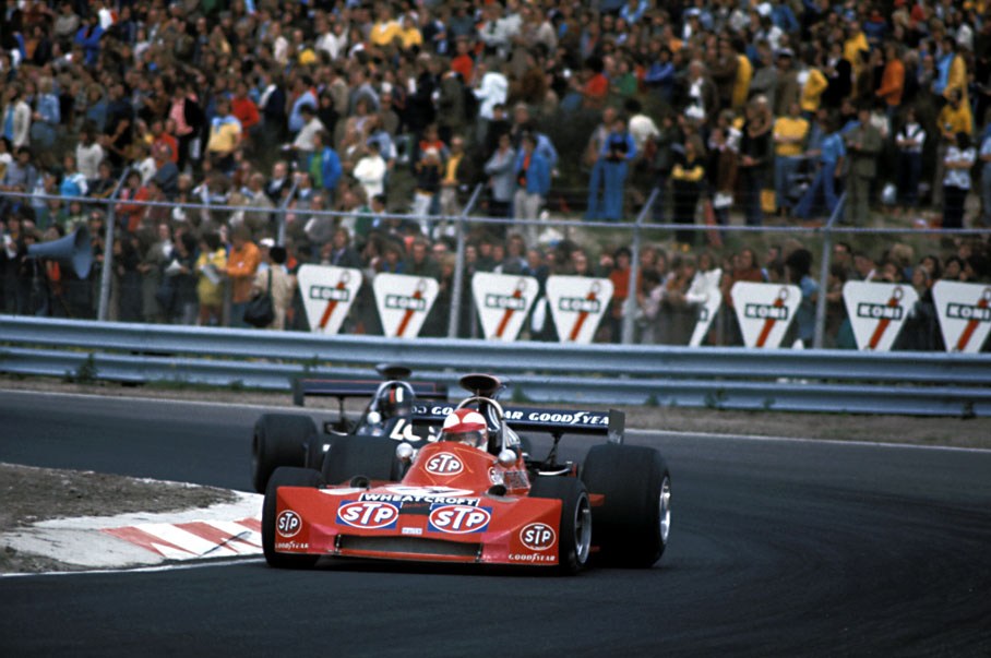 Roger Williamson before his fatal accident, followed by his sole rescuer David Purley.