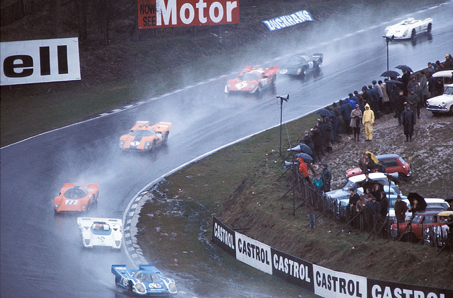 A queue of cars after the start of the 1000km BOAC Brands Hatch 1970, with the Porsche 917K #020 of Attwood and Herrmann in front