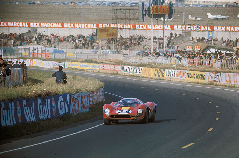 The Ecurie Franchorchamps Ferrari 330P4 (0856) rounds the Dunlop Curve. Driven by Willy Mairesse/Jean Blaton (Jean Beurlys) it finished 3rd at Le Mans 1967.