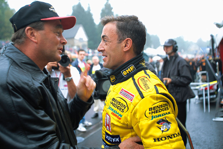 Brief chat between Jean Alesi and visitor Nigel Mansell