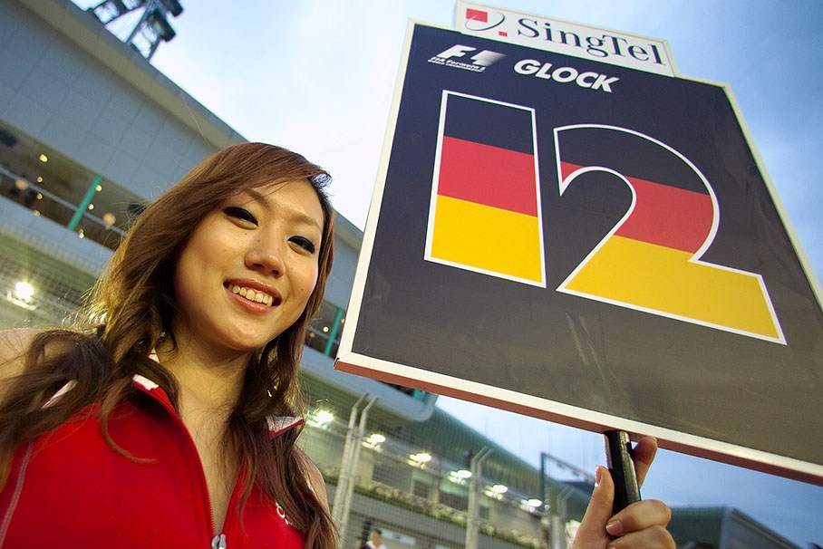 Timo Glock's grid girl
