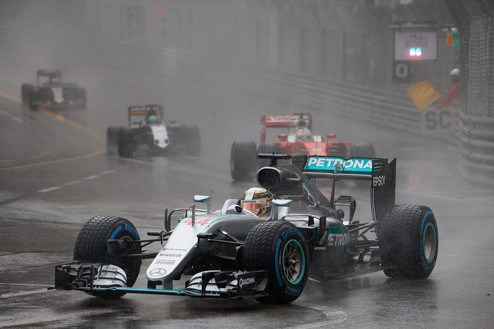 Lewis Hamilton, Mercedes, during the early laps of the race, Monte Carlo Grand Prix, 2016