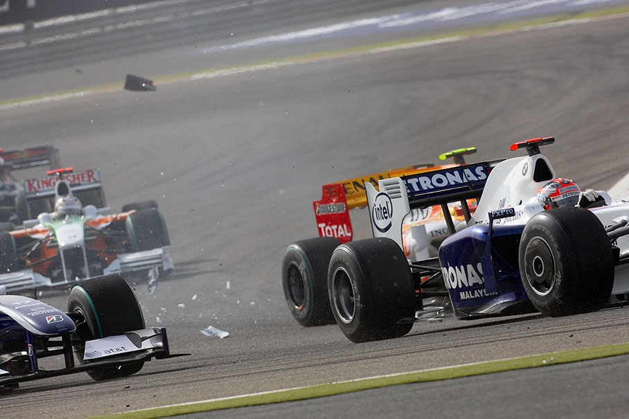 The start field leaves lot of debris in first chicane