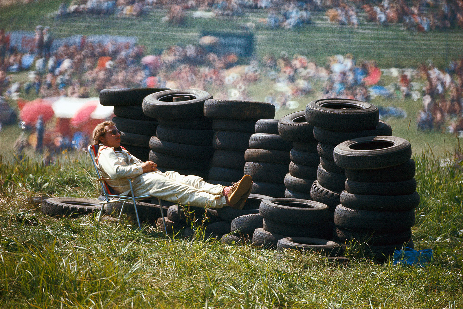 Nap brake behind the tyre wall