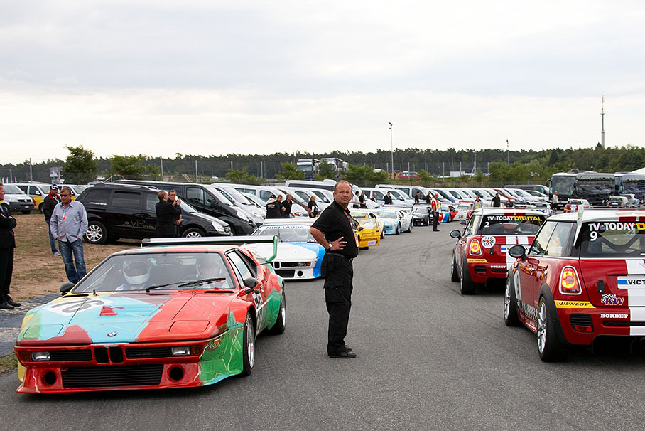 Line-up of the BMW M1 race cars