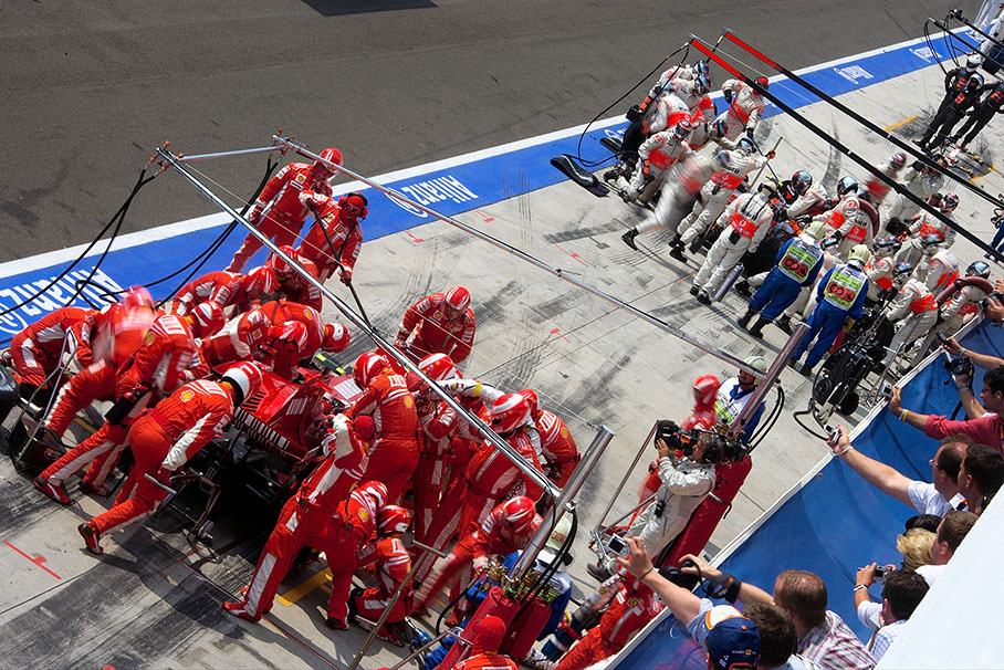 Fast service for race leader Hamilton and chaser Raikkonen
