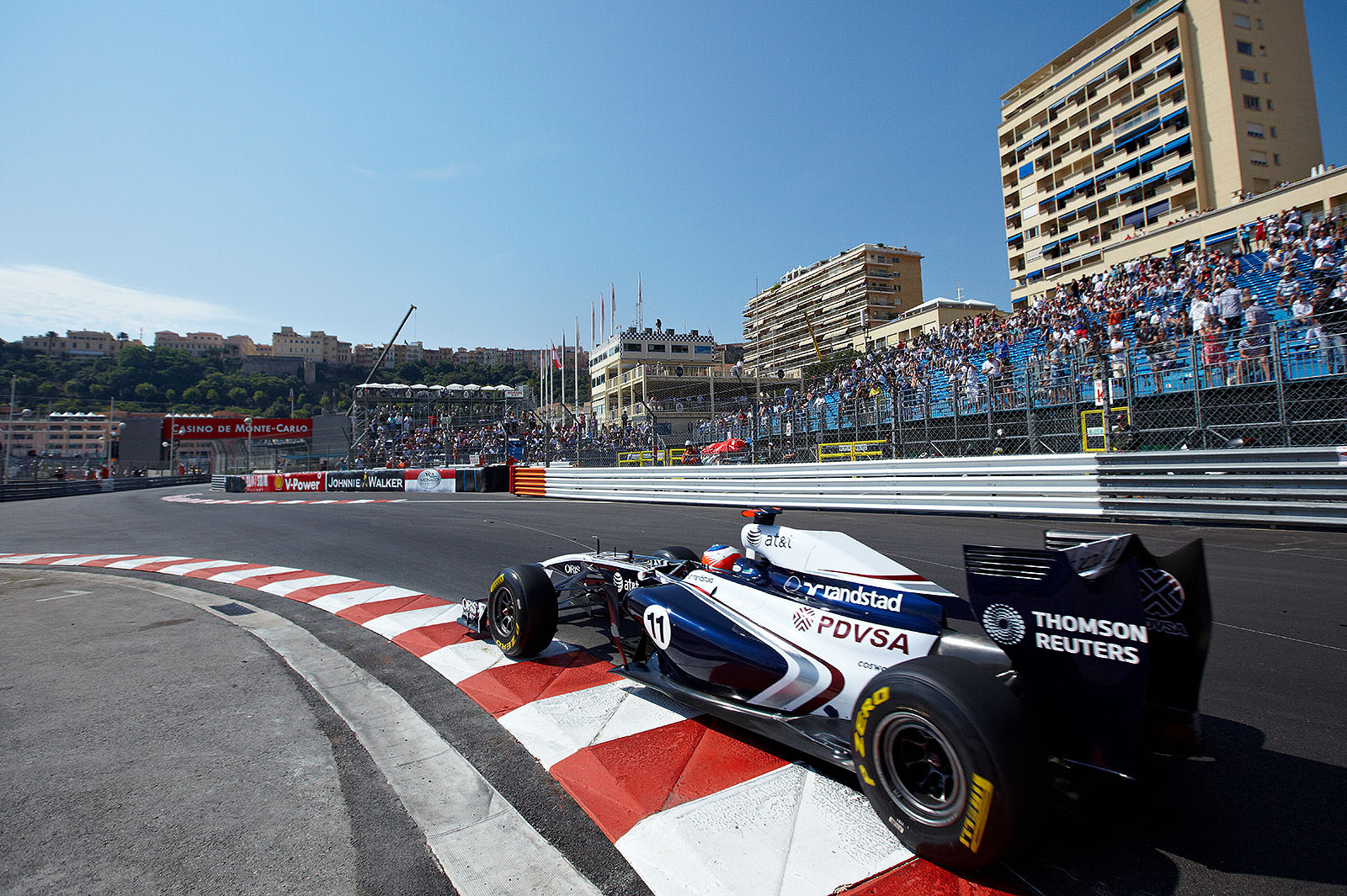 Rubens Barrichello, Williams, enters the piscine chicane