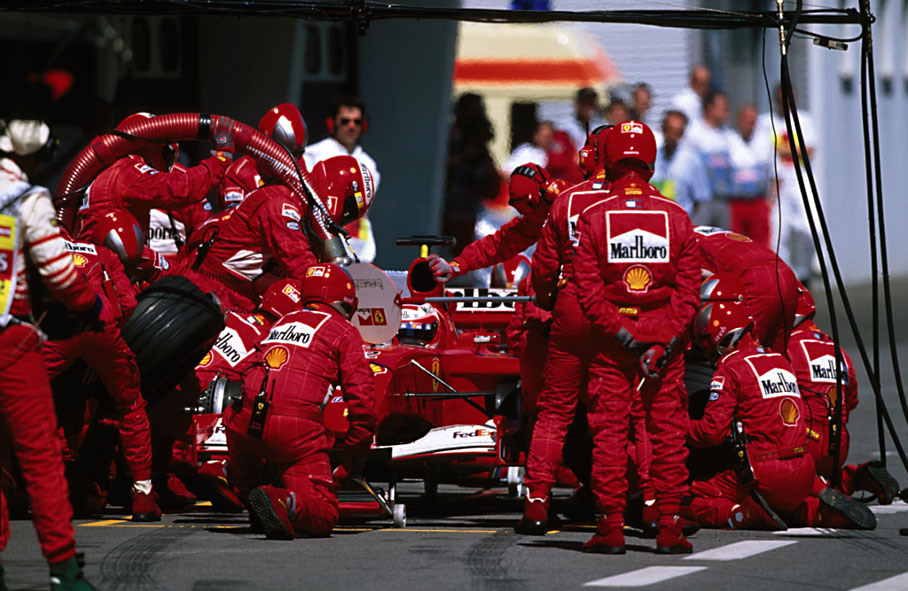 Barrichello pitting
