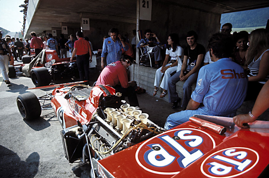 Giovanni Galli's March-Alfa Romeo 711 in pits