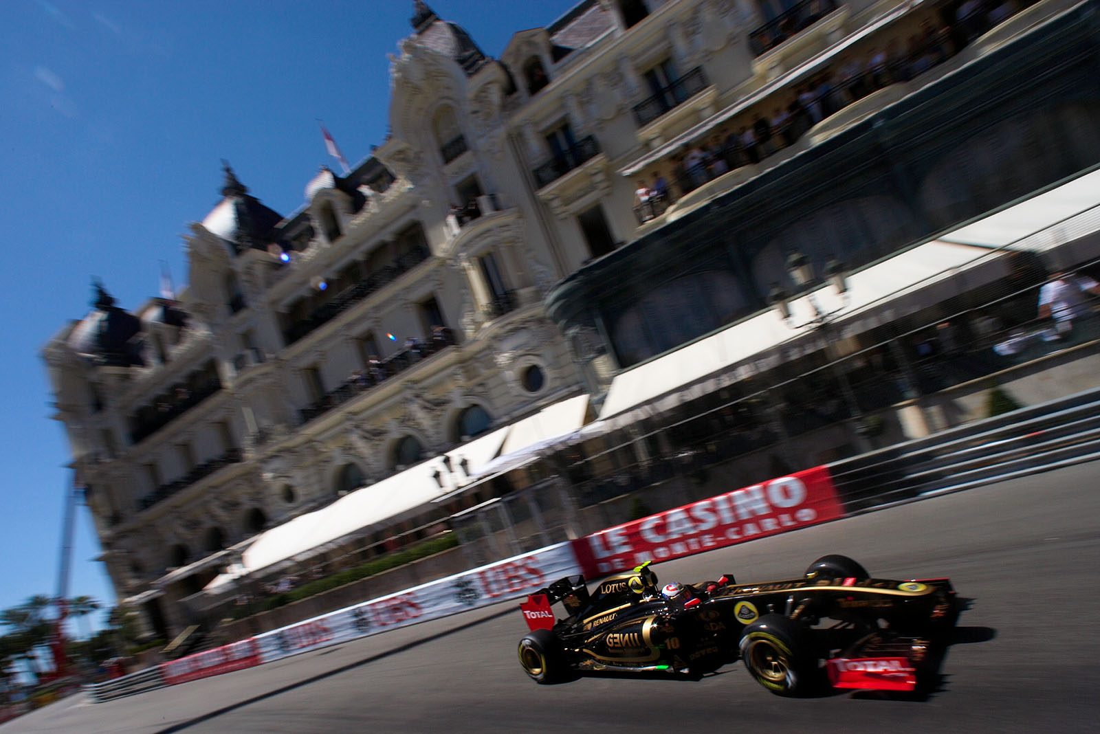Vitaly Petrov, Lotus Renault GP.