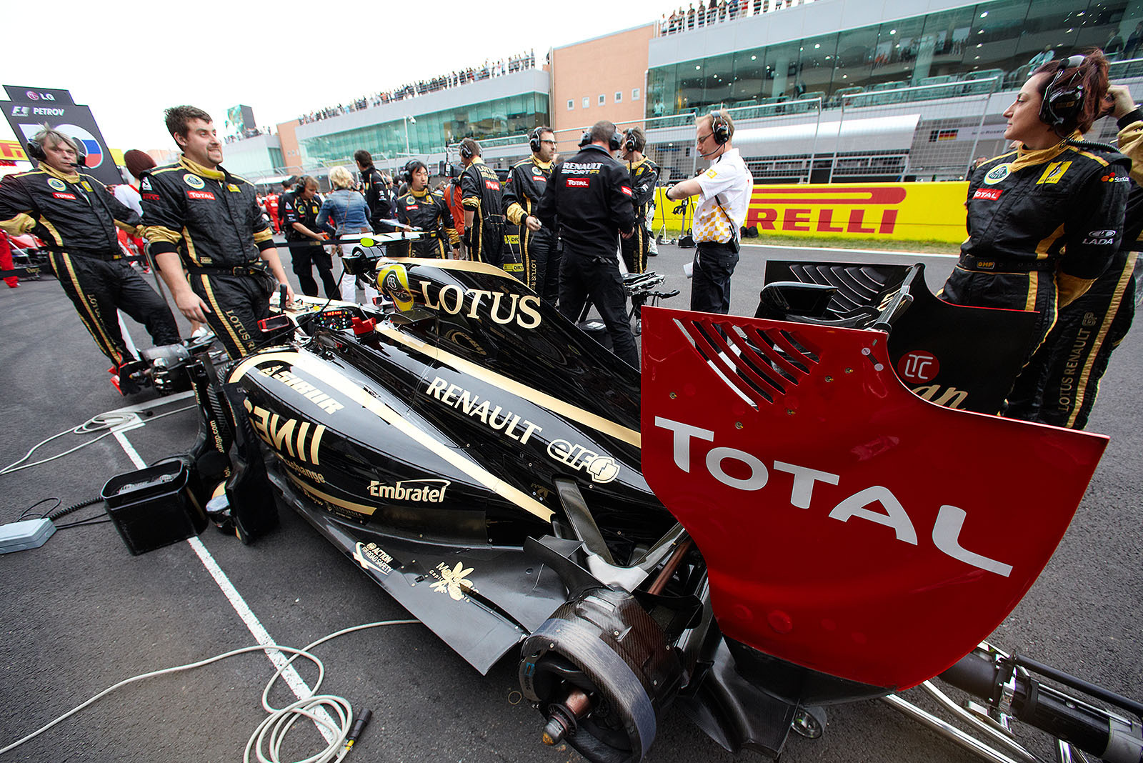 Petrov's Renault on the grid