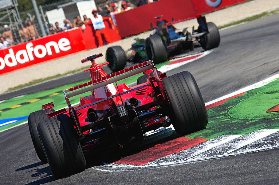 Michael Schumacher still behind Kimi Raikkonen