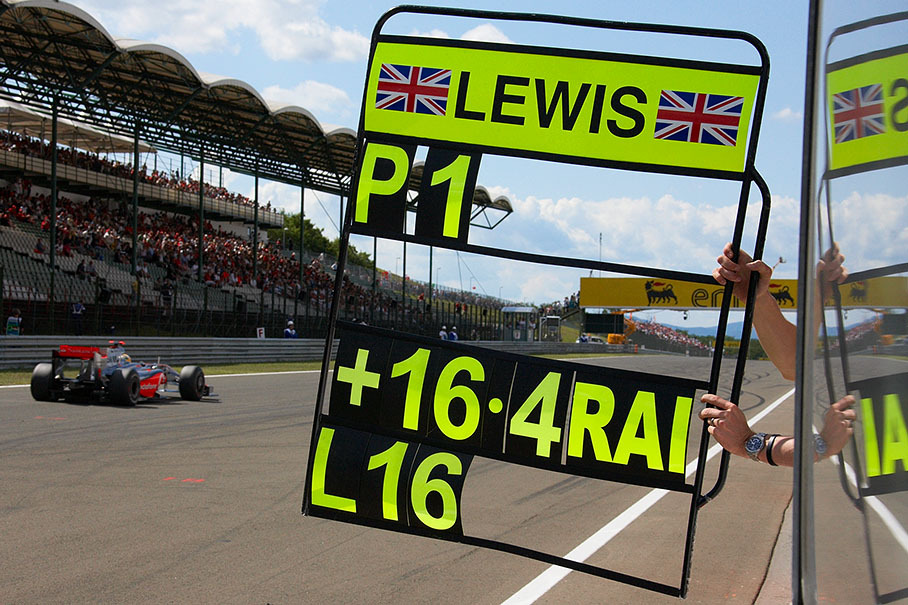 Lewis Hamilton's pit board signals first position