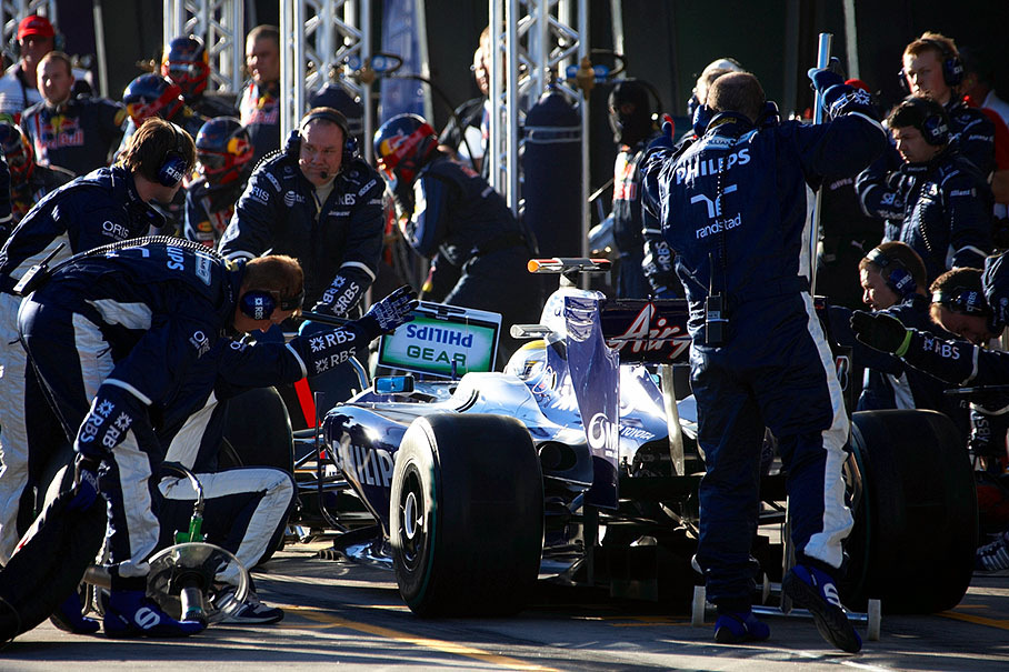Pit stop of Nico Rosberg at Williams pit in Q3
