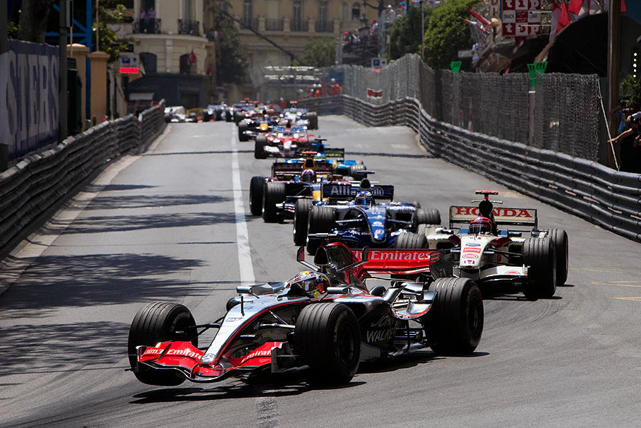 Montoya in front of Barrichello, Rosberg and Coulthard