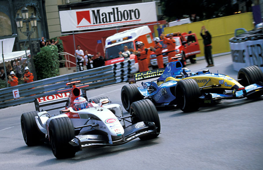 Winner Jarno Trulli and second Jenson Button on their honory lap at the Casino