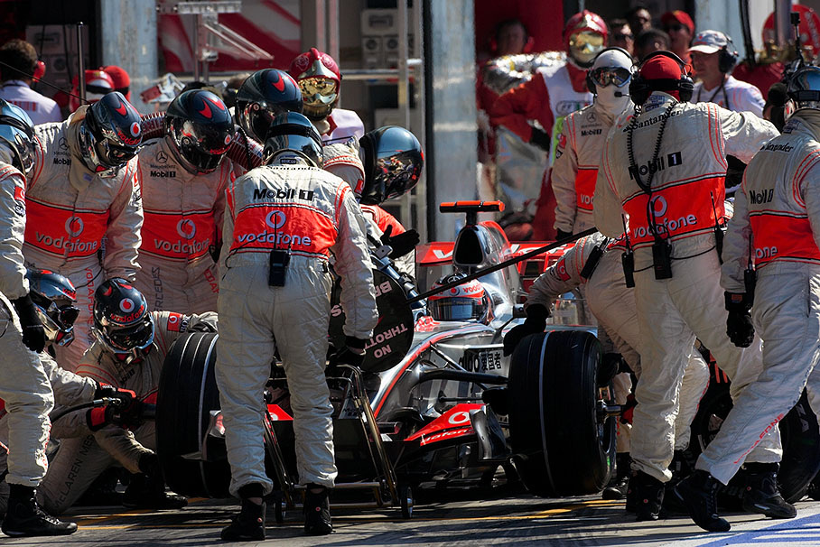 Pit stop of Fernando Alonso