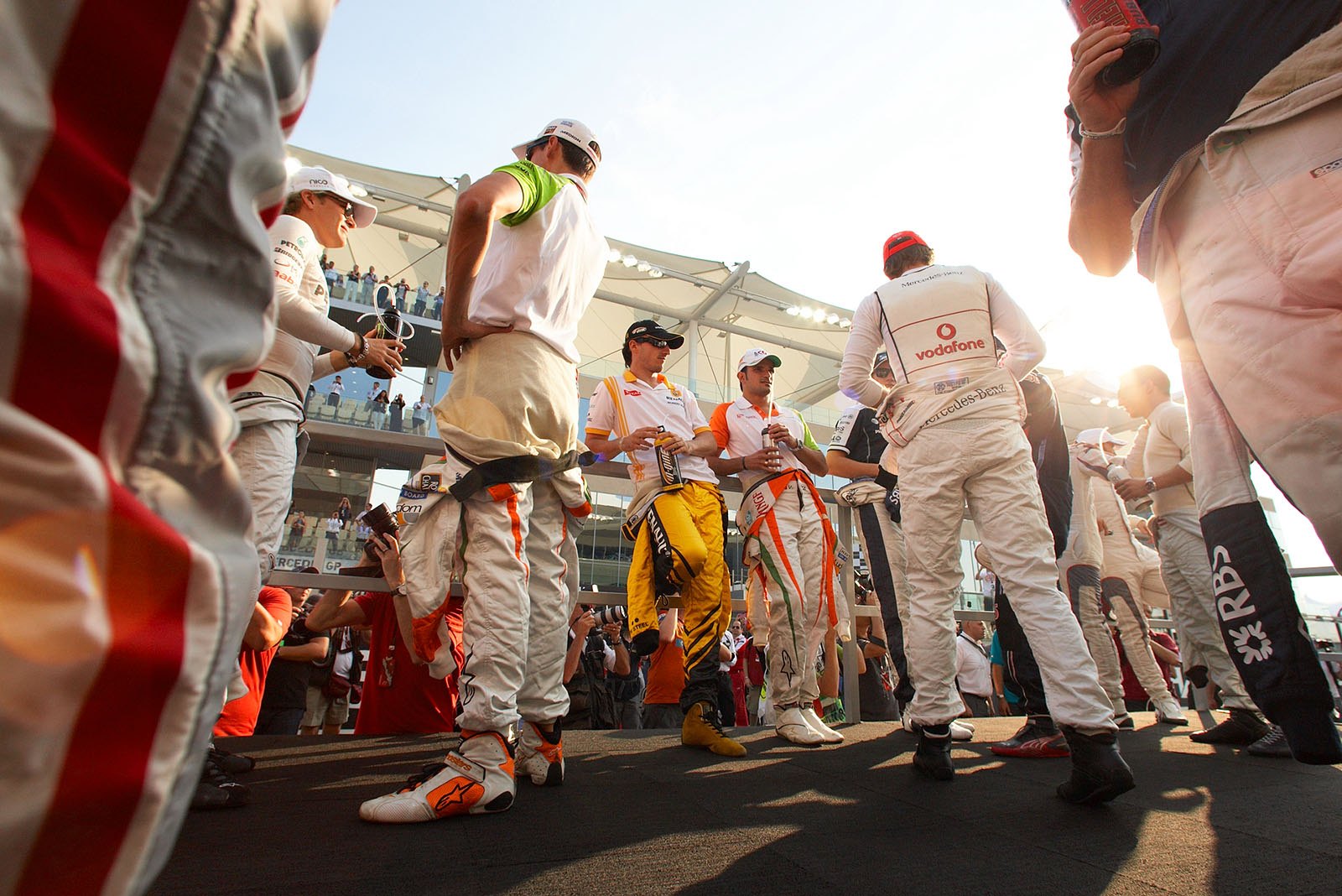 The last drivers parade of the season under a low sun