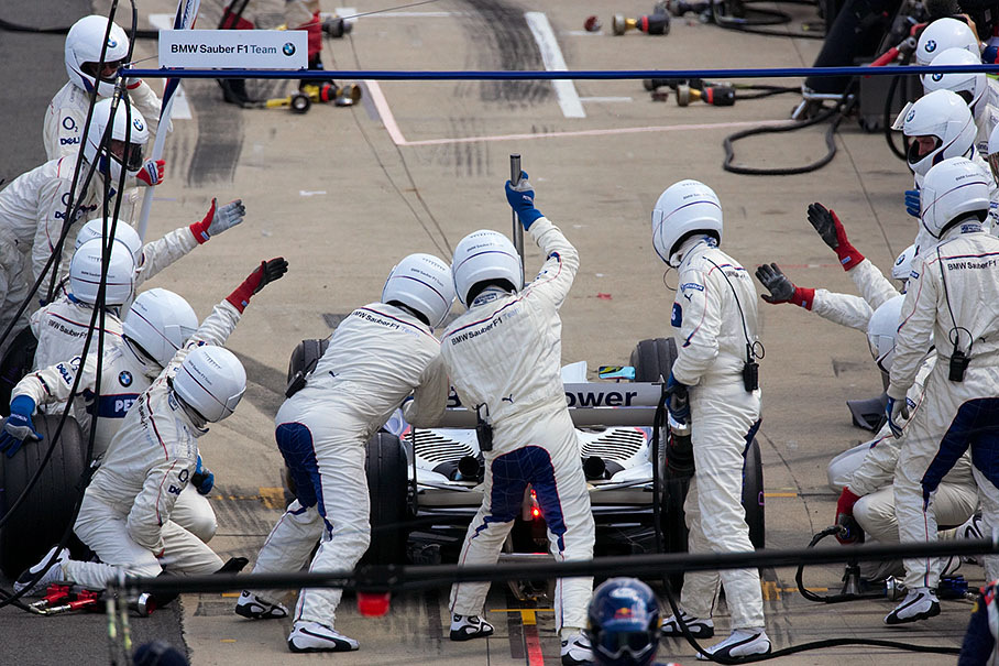Heidfeld sticks to the pit crew