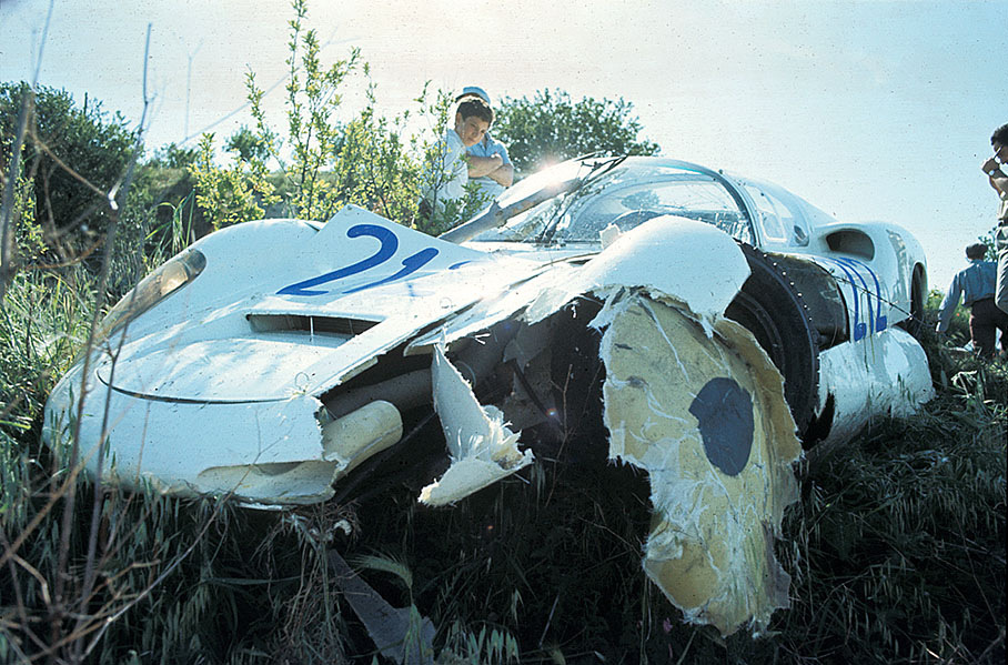 Ignazio Capuano's and Ferdinando Latteri's damaged Porsche 910 did not start after an accident in practice before the 1968 Targa Florio