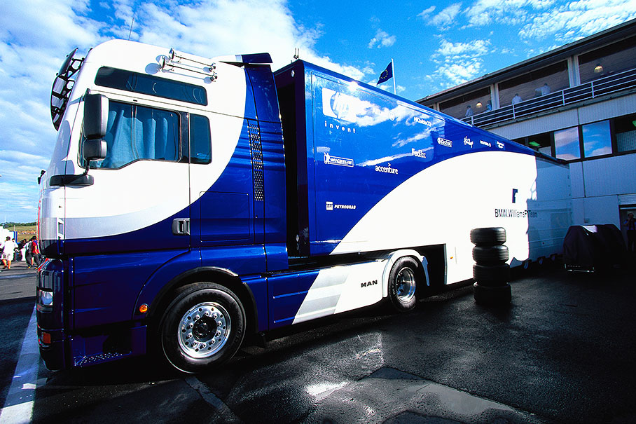 A BMW Williams truck