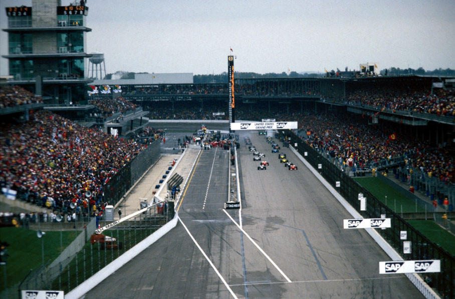 Start of the first USGP in Indianapolis, Michael Schumacher in the lead