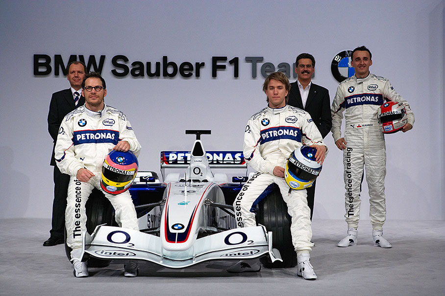 BMW Sauber launch, left to right: Designer Willi Rampf, driver Jacques Villeneuve, driver Nick Heidfeld, teammanager Dr. Mario Theissen from BMW and test-driver Robert Kubica.