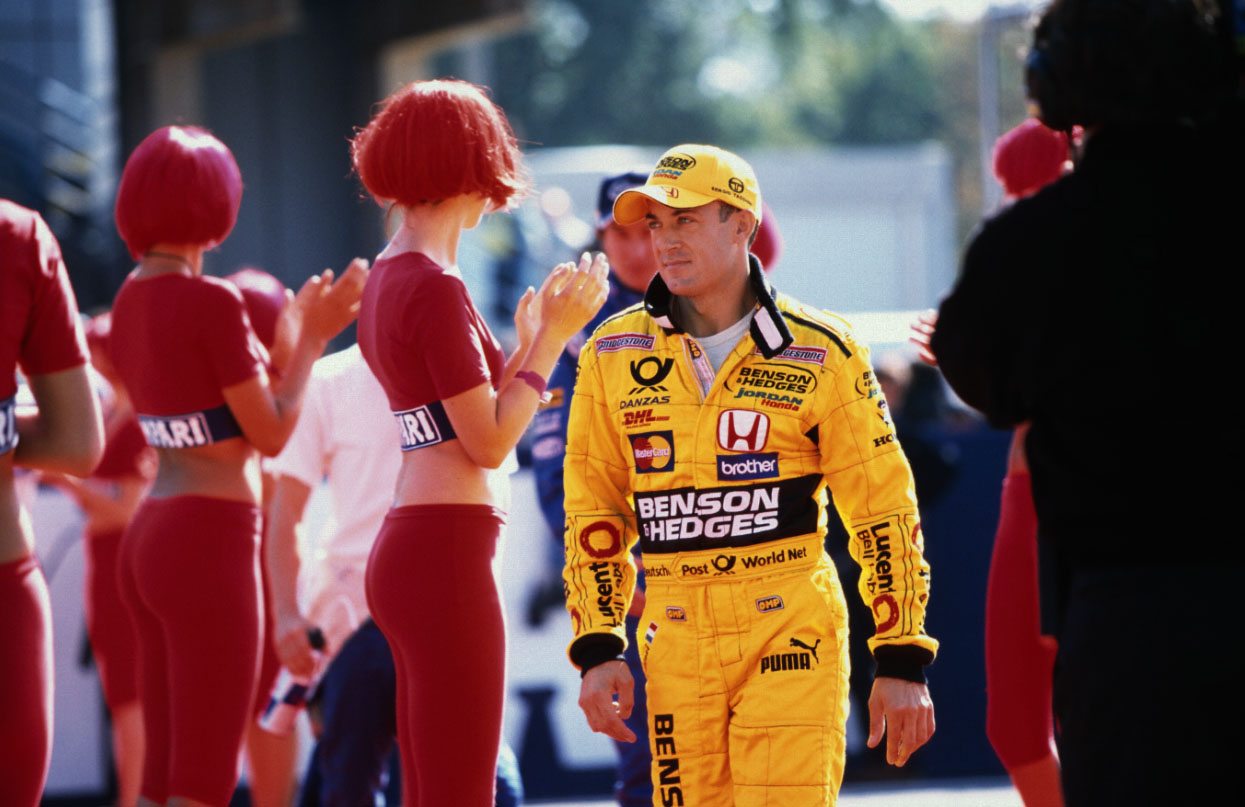 Alesi and the girls