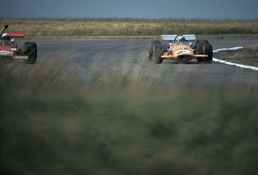 Bruce McLaren, McLaren-Cosworth M7C, British GP Silverstone 1969