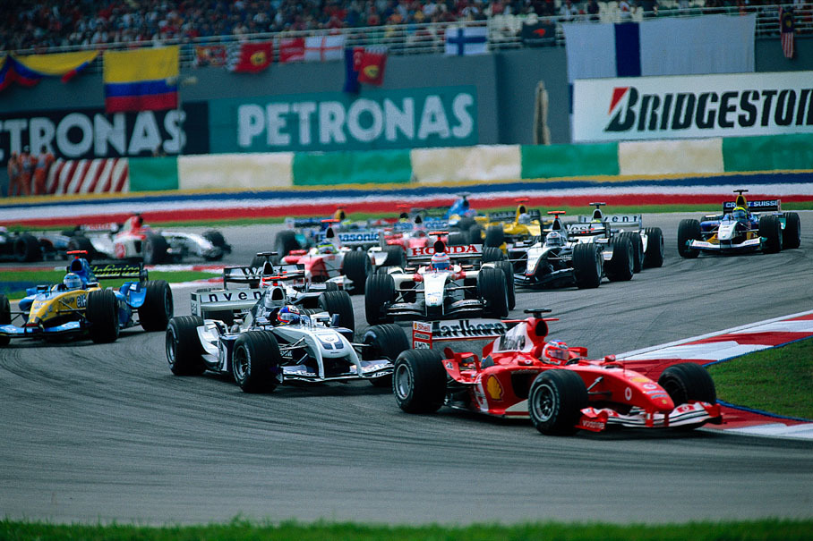 Rubens Barrichello leading the crowd