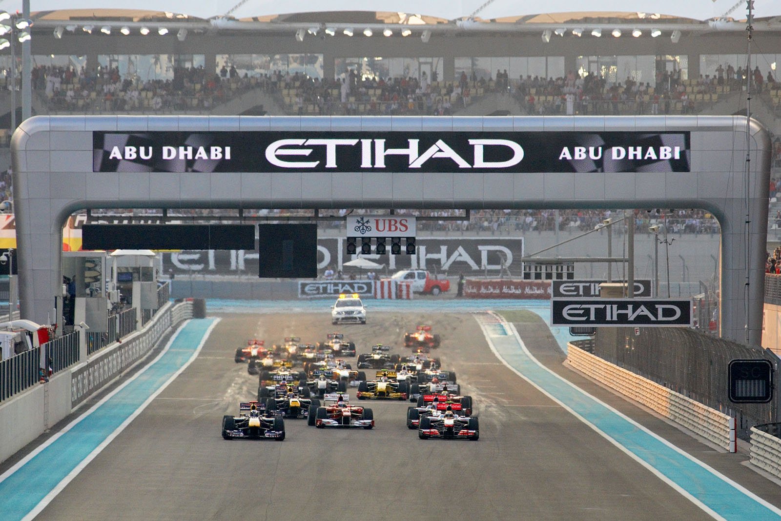 The start, Vettel in the lead